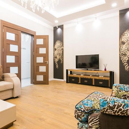 Sweet Home 6 Vip At Rustaveli Avenue Тбилиси Экстерьер фото