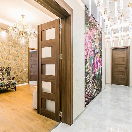 Sweet Home 6 Vip At Rustaveli Avenue Тбилиси Экстерьер фото