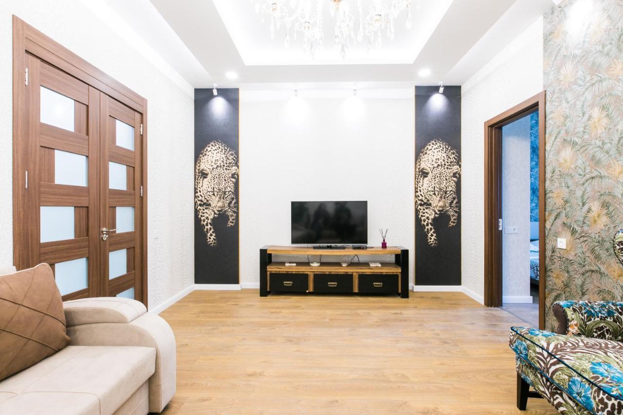 Sweet Home 6 Vip At Rustaveli Avenue Тбилиси Экстерьер фото
